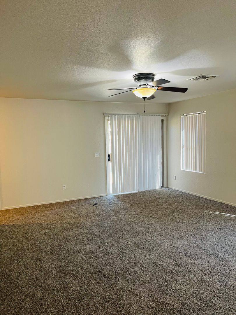 House for rent at 1809 N 94th Ave, Phoenix, AZ 85037