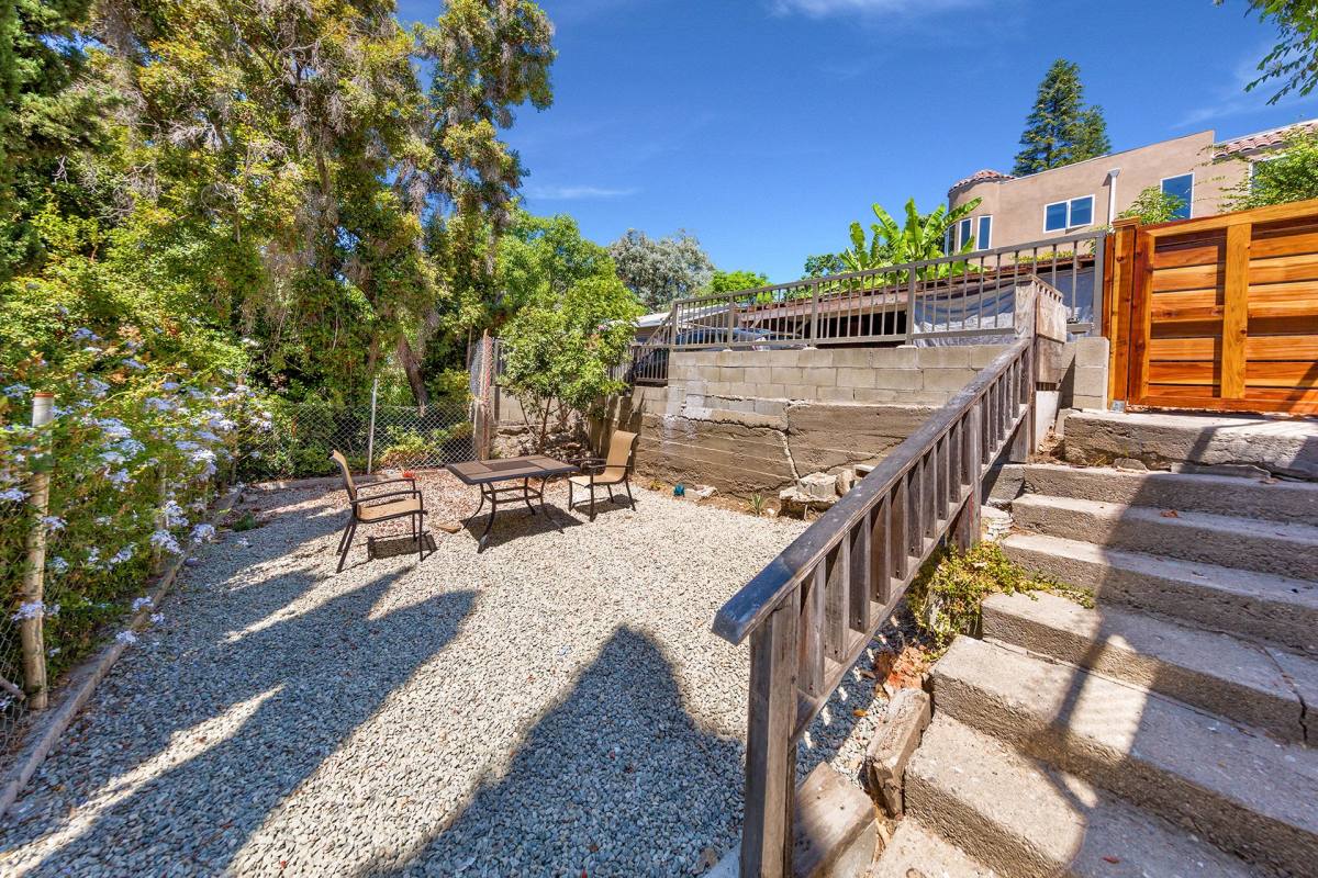 Apartment for rent at 1329-1331 Quintero St, Los Angeles, CA 90026