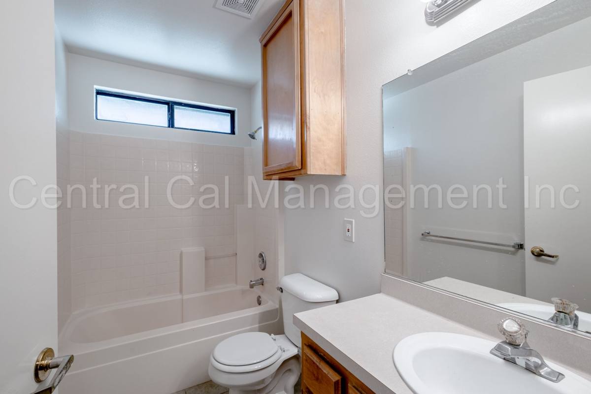 Apartment for rent at 4201 Kilterbury Lane, Bakersfield, CA 93311