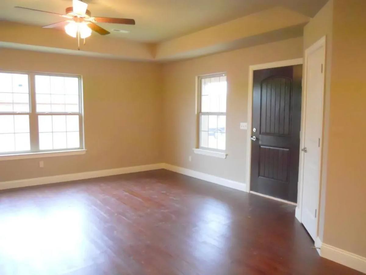 Townhouse for rent at 2401 W Bridlewood Trail, Pittsburg, MO 65724