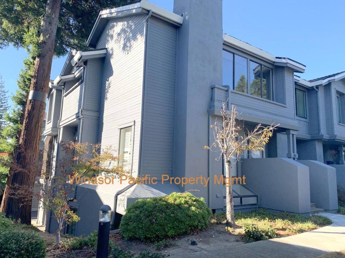 Townhouse for rent at 1661 Geary Rd, Walnut Creek, CA 94597