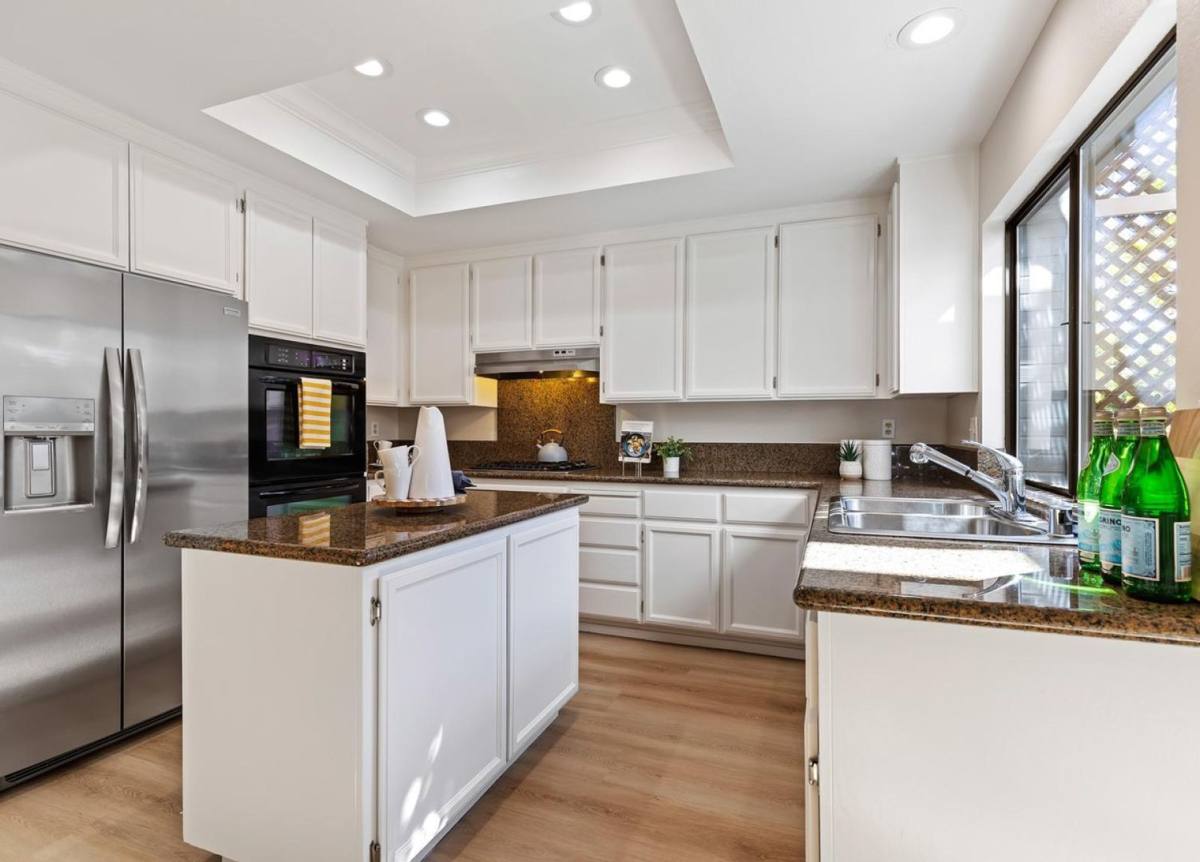 Townhouse for rent at 1661 Geary Rd, Walnut Creek, CA 94597