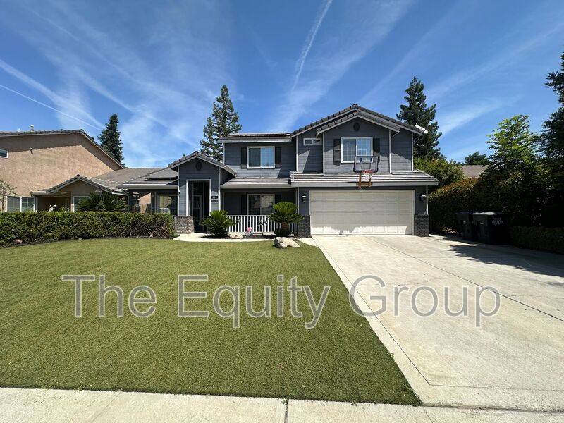 House for rent at 534 W Russell Ave, Visalia, CA 93277