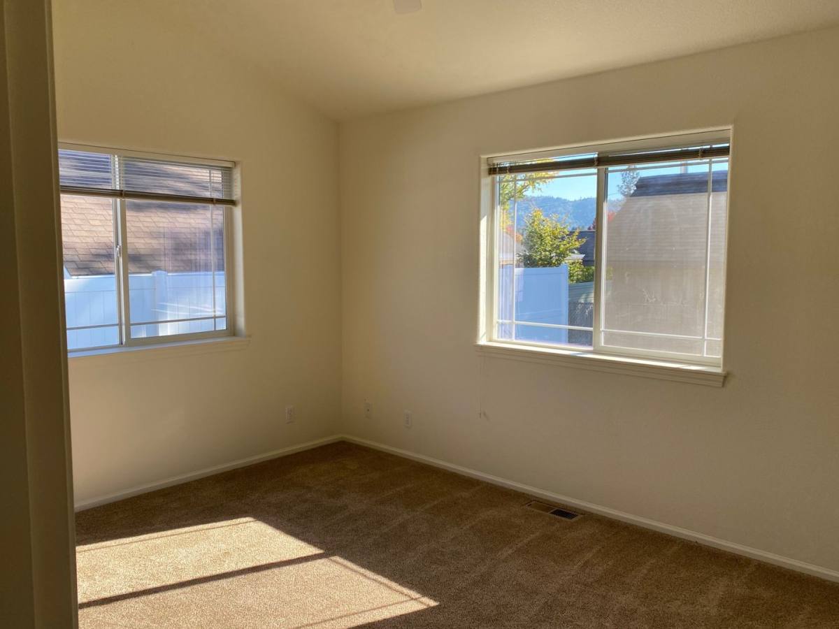 House for rent at 1999 NW Calkins, Roseburg, OR 97471