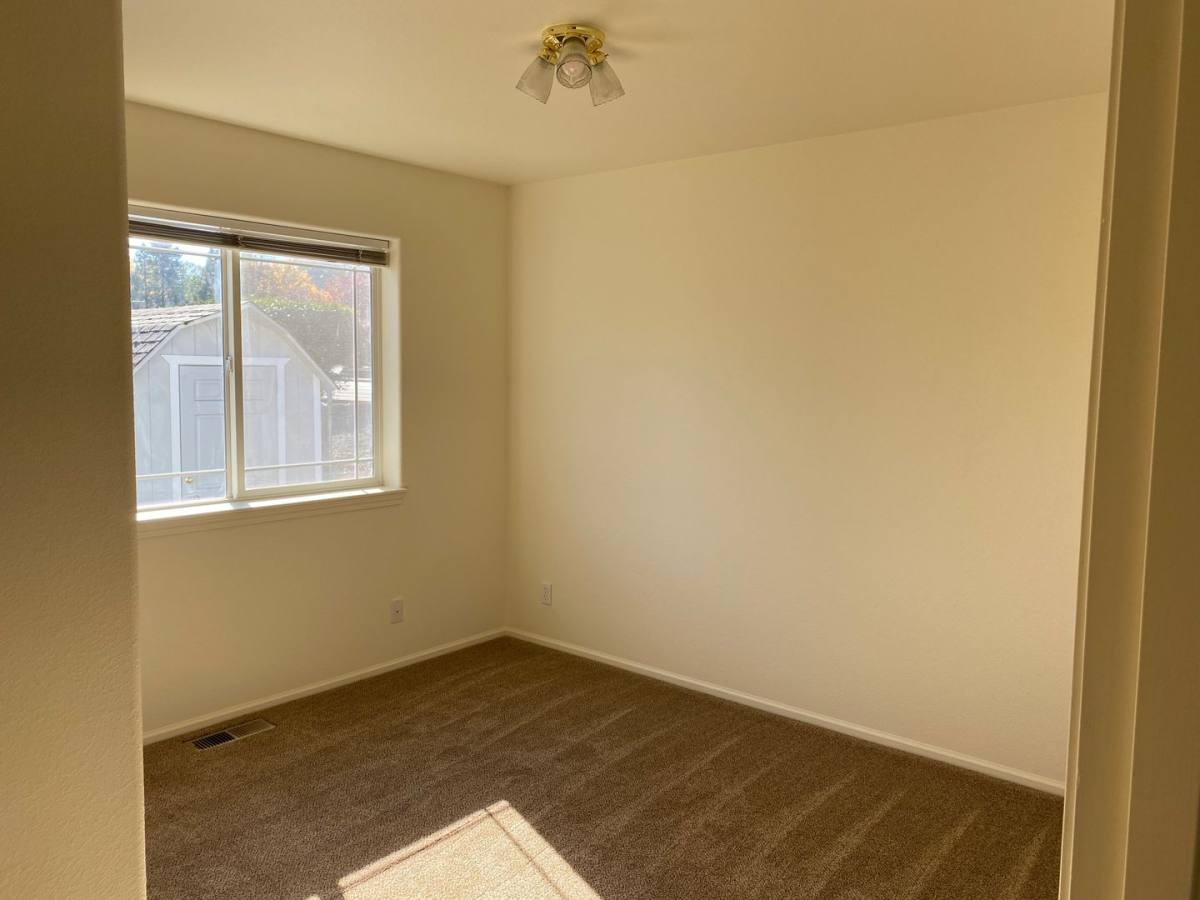 House for rent at 1999 NW Calkins, Roseburg, OR 97471