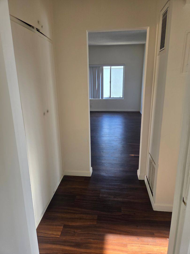 Apartment for rent at 2207 N Verdugo Rd, Glendale, CA 91208