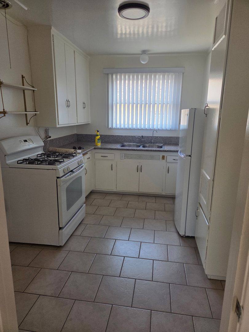 Apartment for rent at 1914 No Verdugo Rd, Glendale, CA 91208