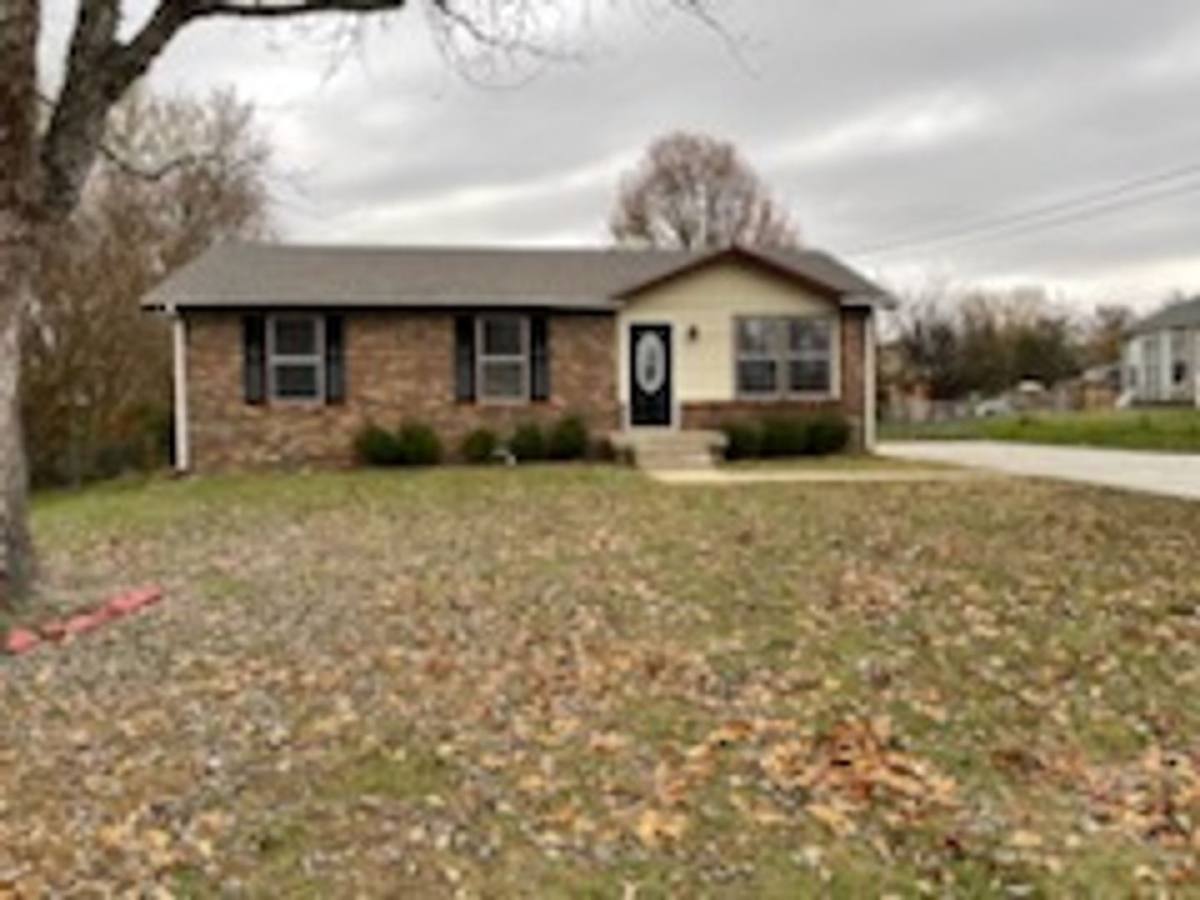 House for rent at 907 Ryan Dr, Clarksville, TN 37042