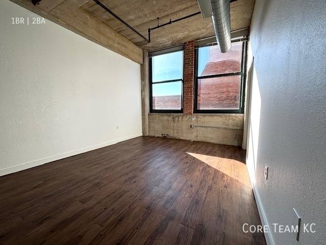 Apartment for rent at 934 Broadway Blvd, Kansas City, MO 64105