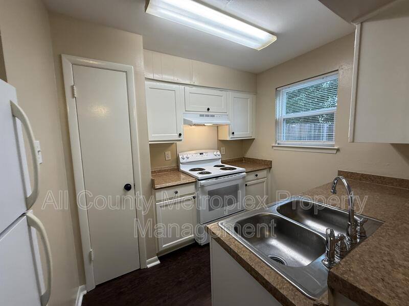 Apartment for rent at 10450 E NW Highway 103, Dallas, TX 75238
