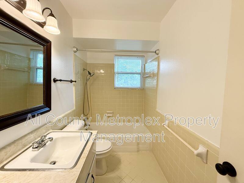 Apartment for rent at 10450 E NW Highway 103, Dallas, TX 75238