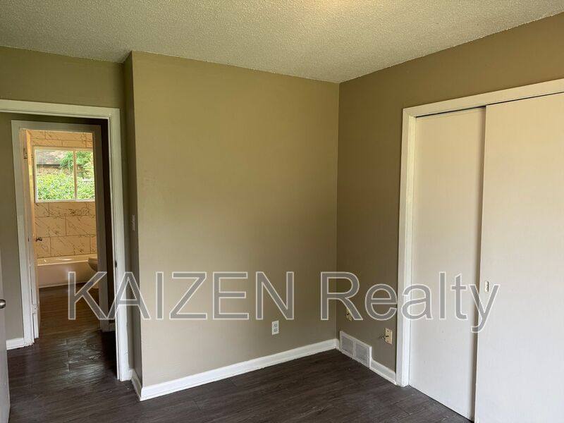 Apartment for rent at 2858 Phyllis Cove, Memphis, TN 38118