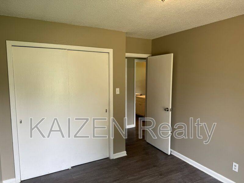 Apartment for rent at 2858 Phyllis Cove, Memphis, TN 38118