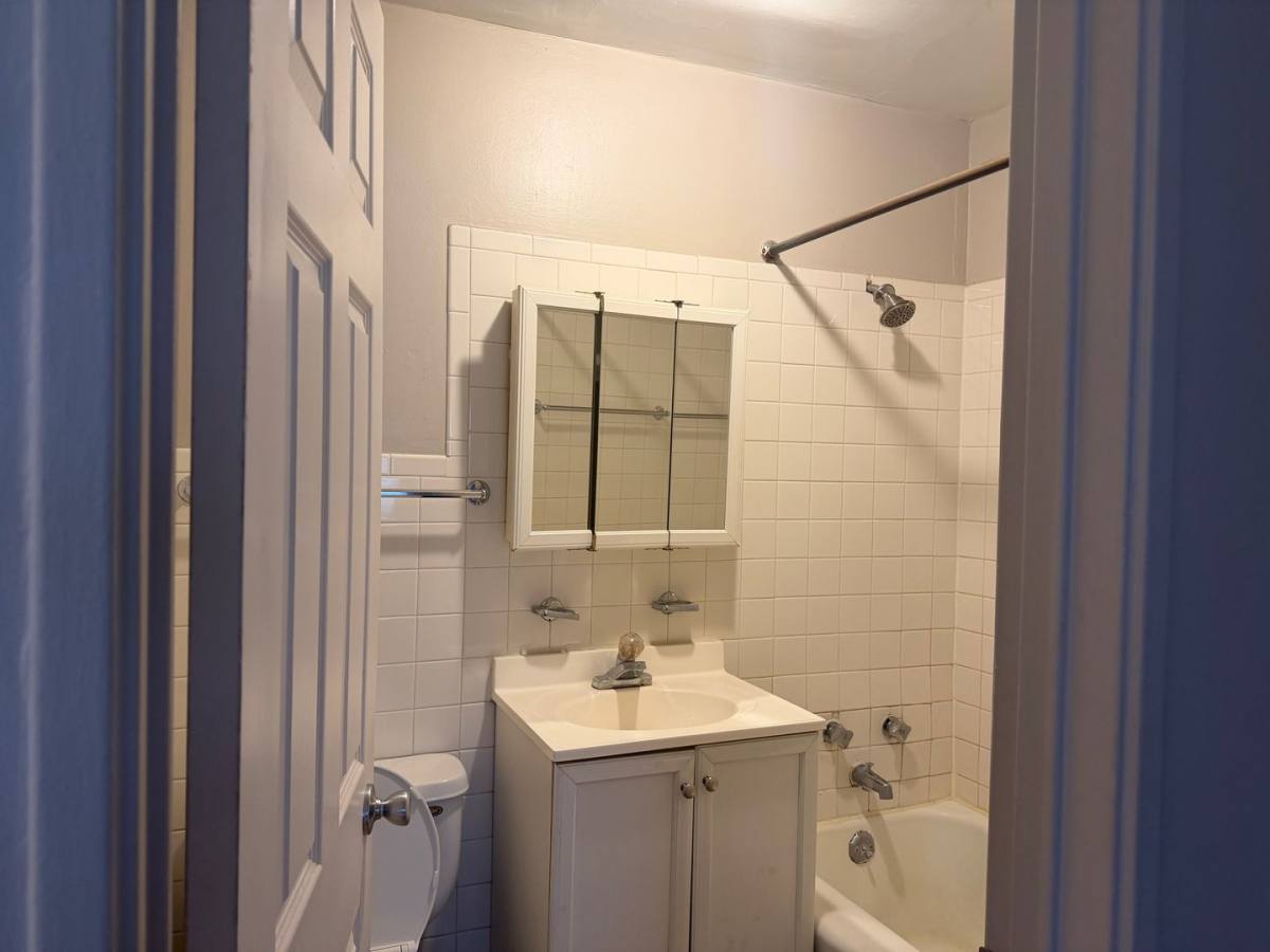 Apartment for rent at 1129-1135 Homestead Rd, La Grange Park, IL 60526