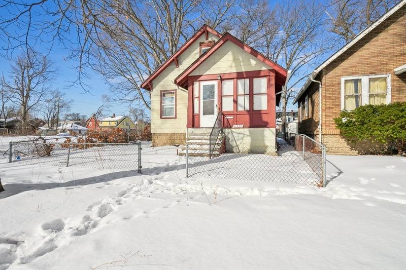 House for rent at 7350 Globe St, Detroit, MI 48238