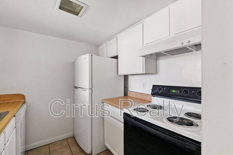 Townhouse for rent at 98 Francis St, Portsmouth, VA 23702