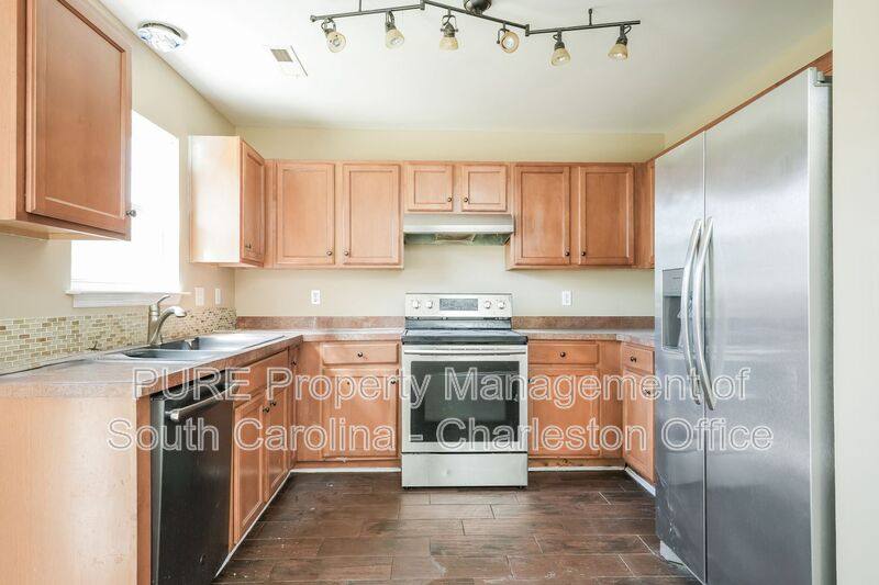 House for rent at 4821 Oak Leaf Rd, Summerville, SC 29485