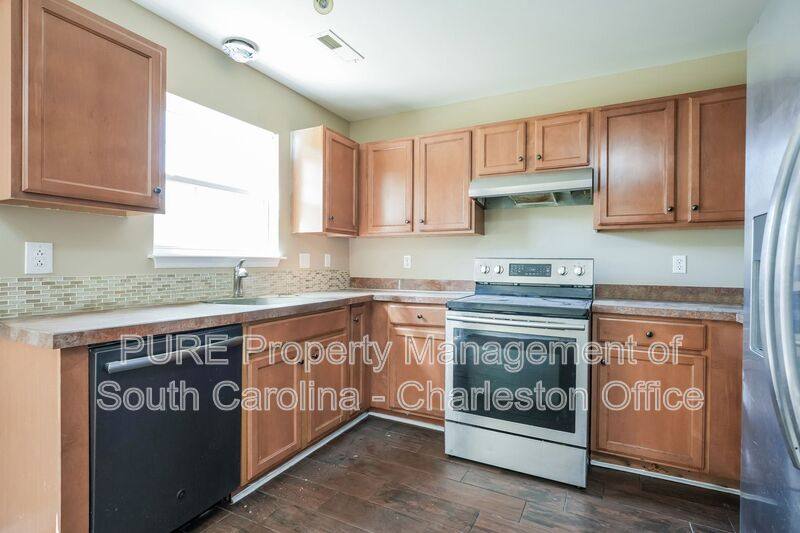 House for rent at 4821 Oak Leaf Rd, Summerville, SC 29485