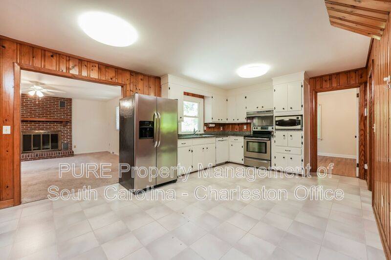 House for rent at 1940 Teakwood Rd, Charleston, SC 29414