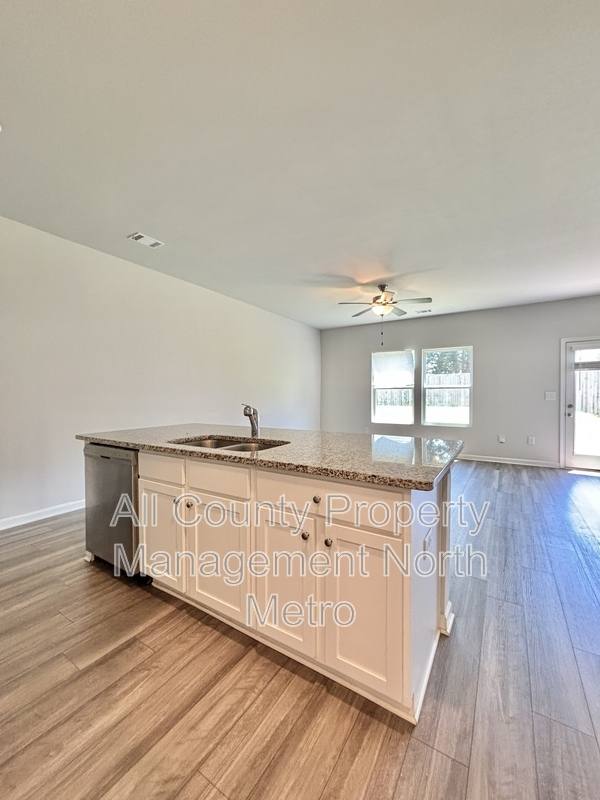 Townhouse for rent at 305 Rolling Green Rd, Adairsville, GA 30103