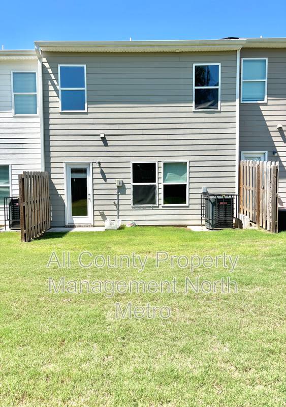 Townhouse for rent at 305 Rolling Green Rd, Adairsville, GA 30103