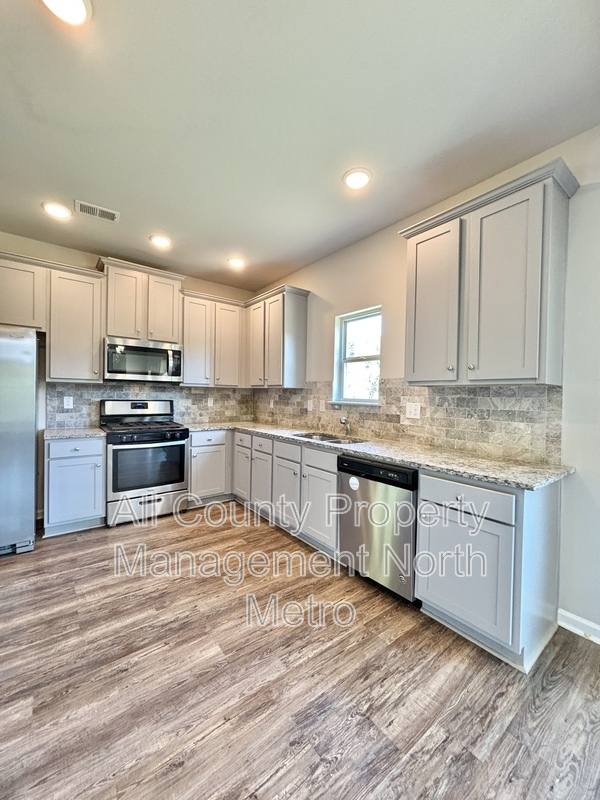 House for rent at 212 Creek View Place, Canton, GA 30114