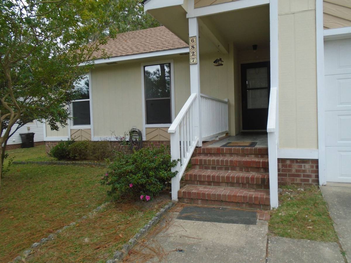 House for rent at 6827 Kizer Dr, Fayetteville, NC 28314