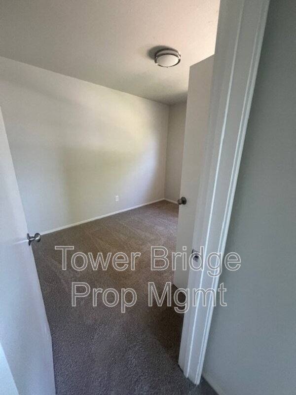 Apartment for rent at 8255 Oahu Dr, Fair Oaks, CA 95628