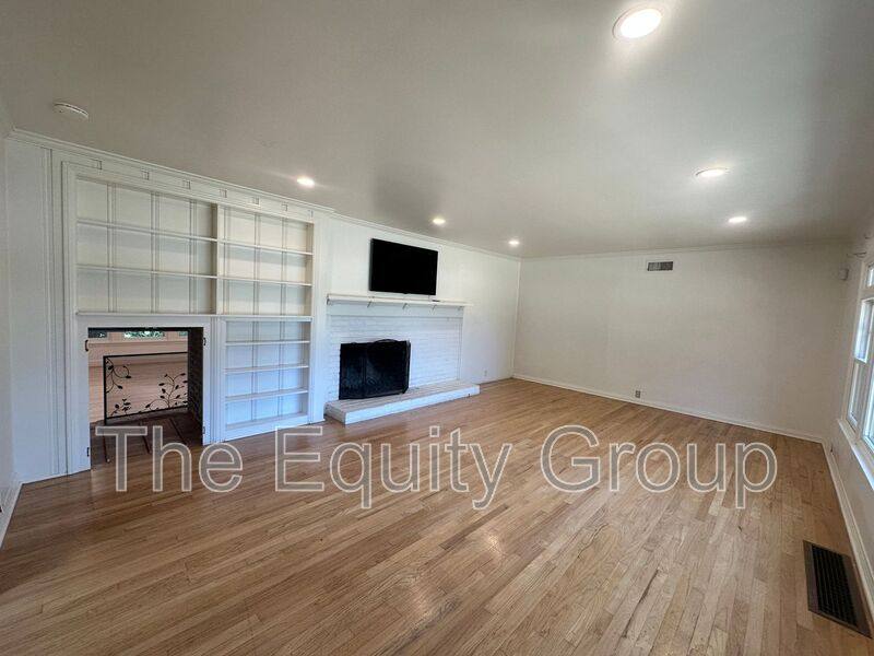 House for rent at 1531 W Laurel Ave, Visalia, CA 93277
