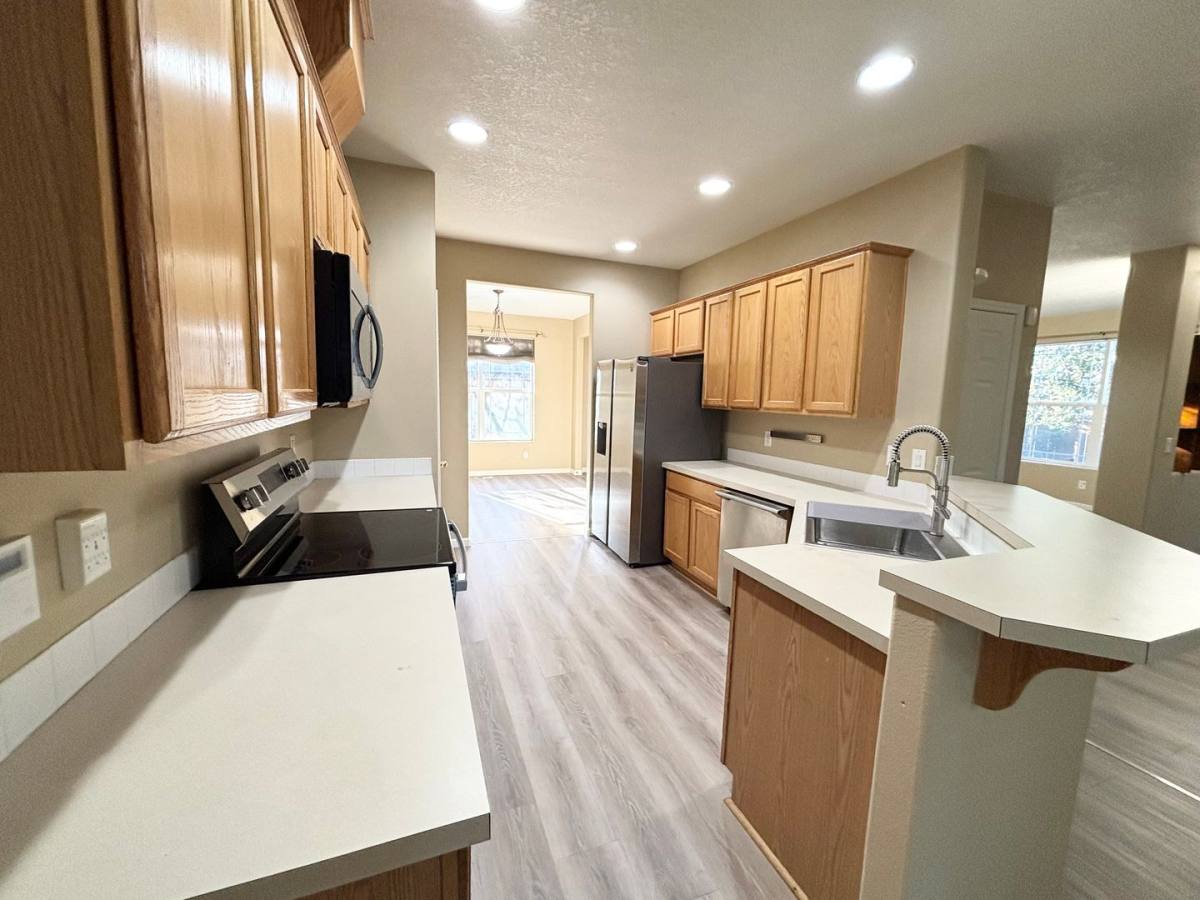 House for rent at 1983 SW 19th Terrace, Gresham, OR 97080