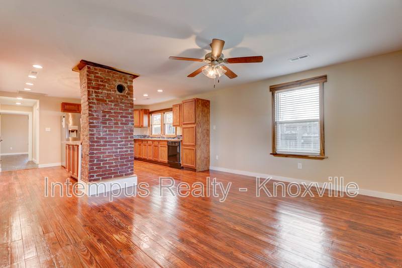 House for rent at 605 Booth St, Knoxville, TN 37919