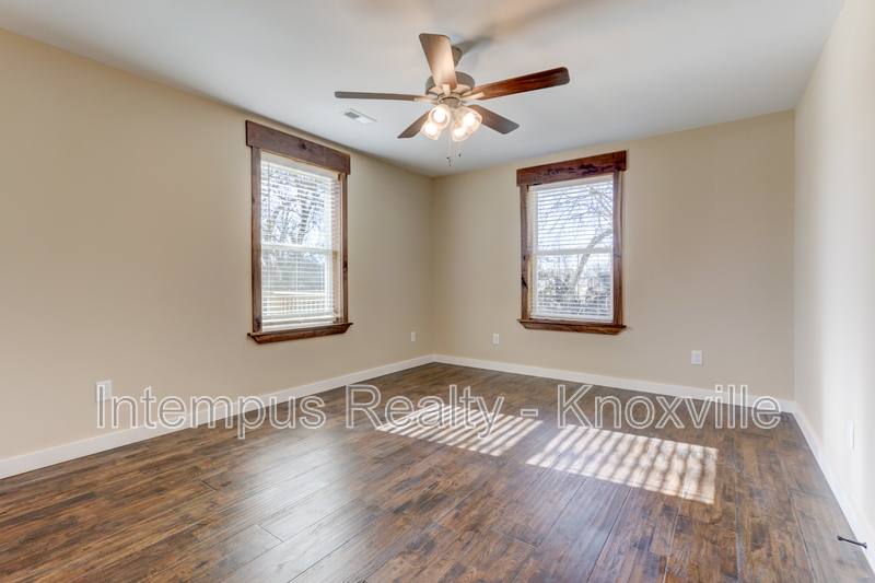 House for rent at 605 Booth St, Knoxville, TN 37919