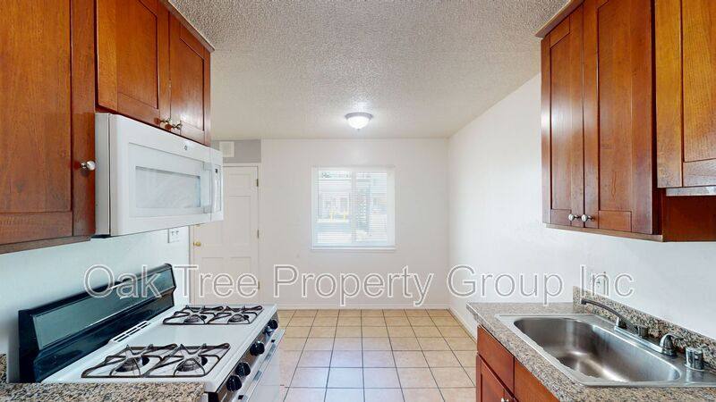 House for rent at 955 75th Ave #B, Oakland, CA 94621