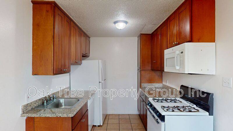House for rent at 955 75th Ave #B, Oakland, CA 94621