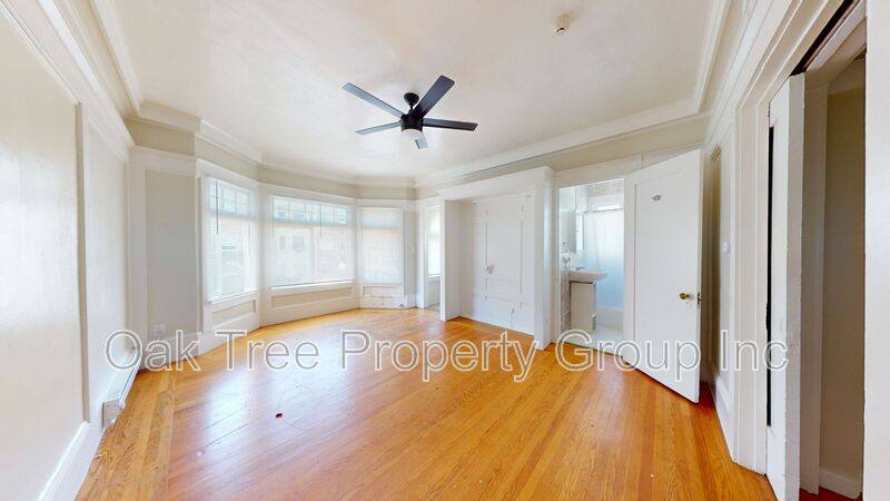 House for rent at 1502 Alice St #9, Oakland, CA 94612