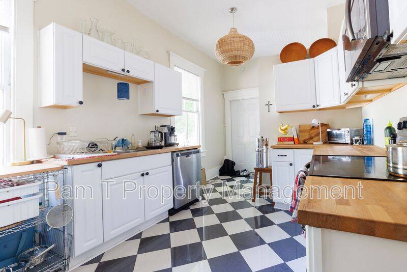 Apartment for rent at 2202 Bull St, Savannah, GA 31401