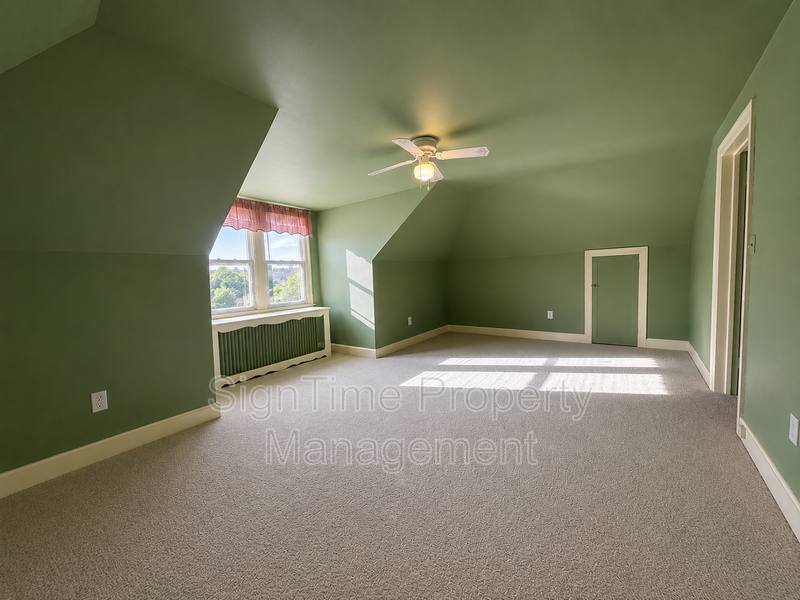 Apartment for rent at 231 N Cleveland Ave #5, Hagerstown, MD 21740