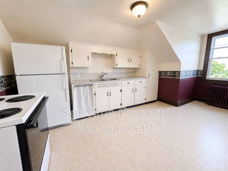 Apartment for rent at 231 N Cleveland Ave #5, Hagerstown, MD 21740