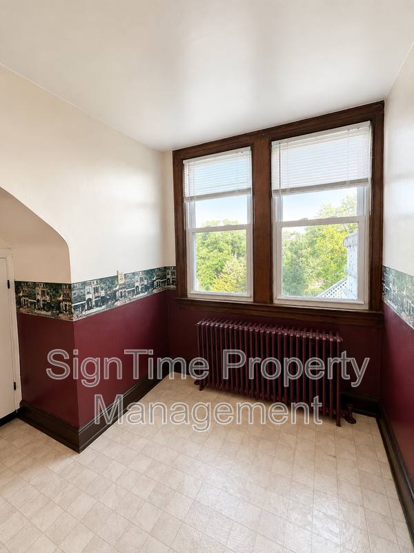 Apartment for rent at 231 N Cleveland Ave #5, Hagerstown, MD 21740