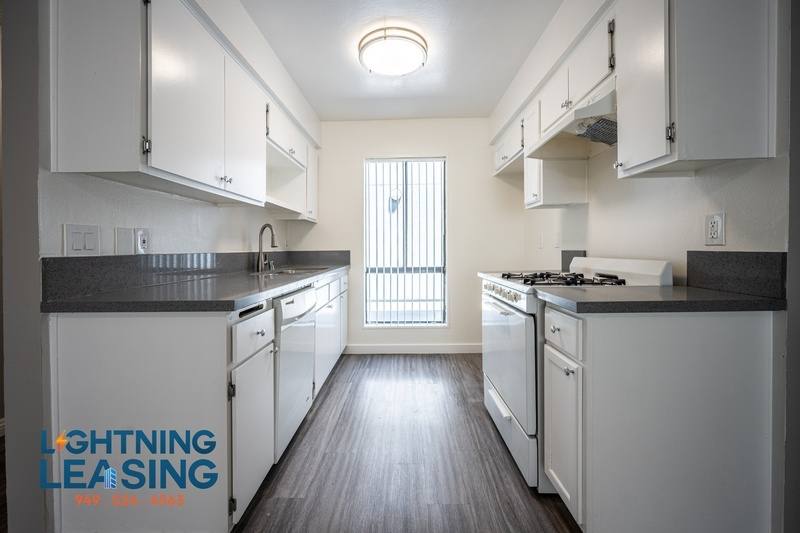 Apartment for rent at 14201 Victory Blvd #217, Van Nuys, CA 91401