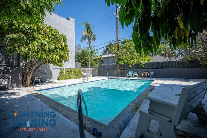 Apartment for rent at 14201 Victory Blvd #217, Van Nuys, CA 91401