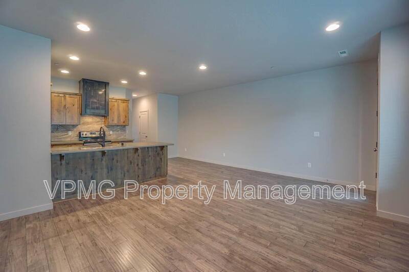 Townhouse for rent at 137 N 44th Place, Ridgefield, WA 98642