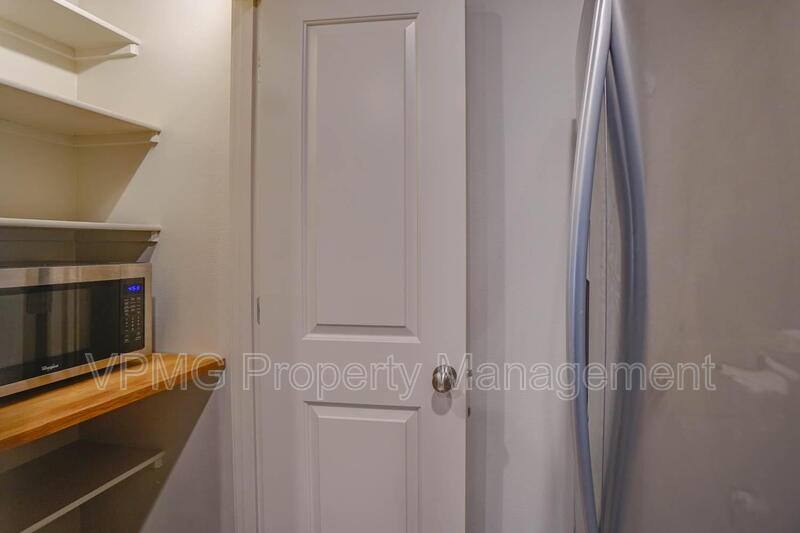 Townhouse for rent at 137 N 44th Place, Ridgefield, WA 98642
