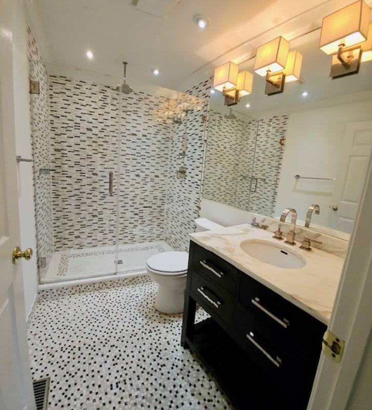 Townhouse for rent at 19 Glasshouse Garth #1, Nottingham, MD 21236