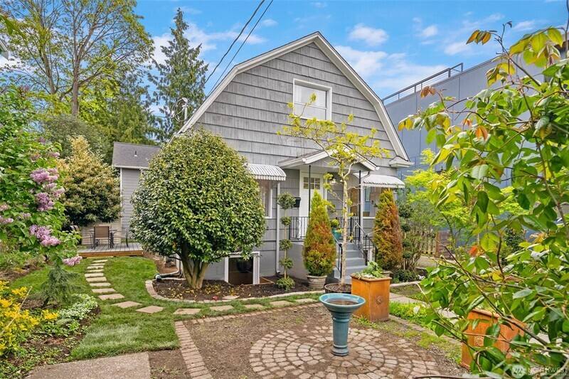 House for rent at 5548 27th Ave NE #A, Seattle, WA 98105