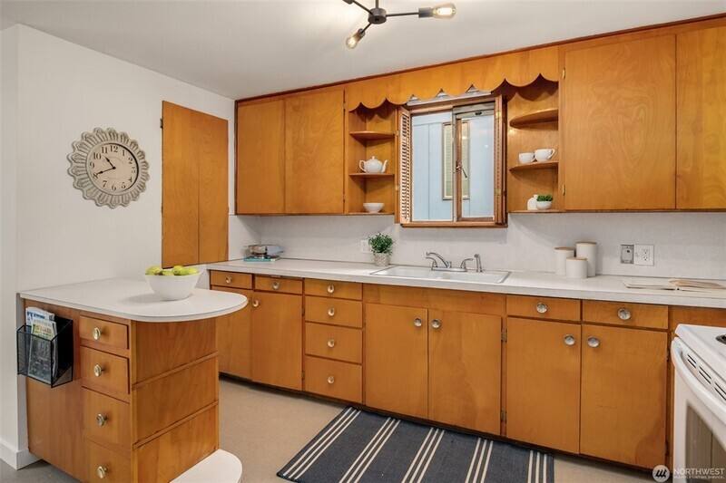 House for rent at 5548 27th Ave NE #A, Seattle, WA 98105