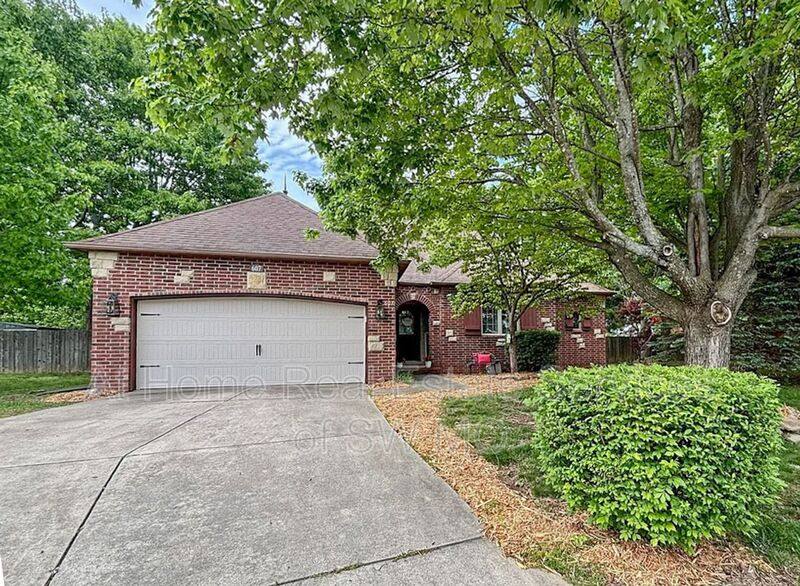 House for rent at 607 E Falls Circle, Ozark, MO 65721
