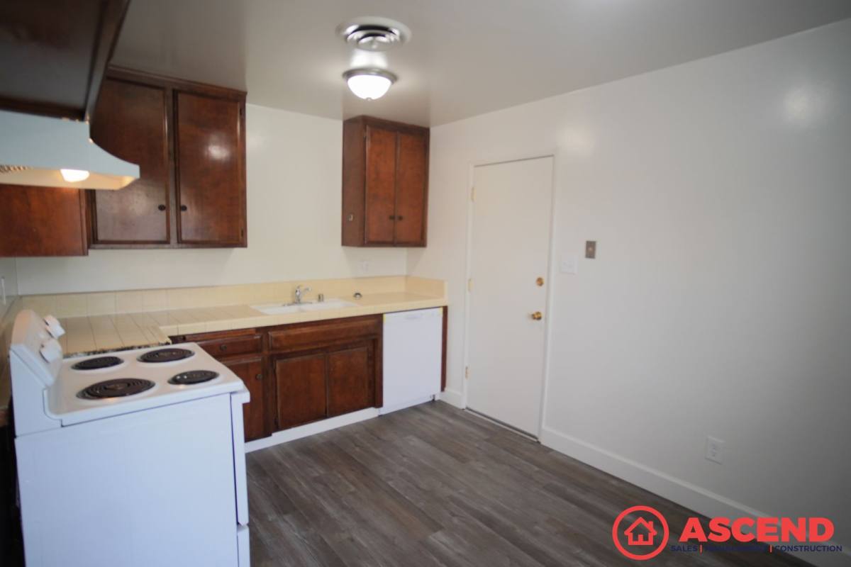 Apartment for rent at 4717 Buckley Way, Bakersfield, CA 93309