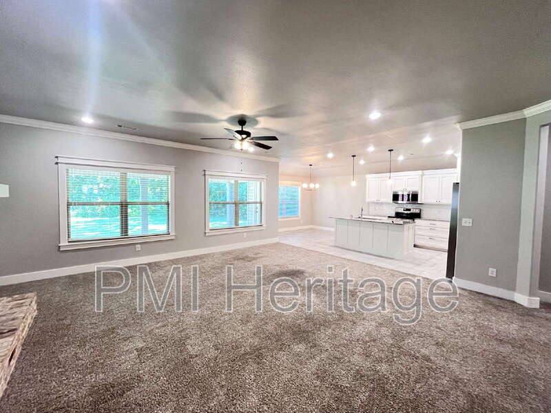House for rent at 24 Bonhill Lane, Bella Vista, AR 72715