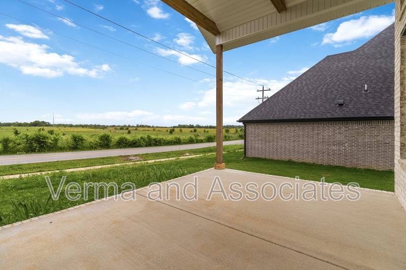 House for rent at 920 Trestle Lane, Centerton, AR 72719